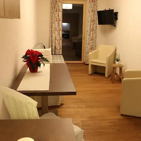 Falch Simone سانكت أنتون ام ارلبرغ