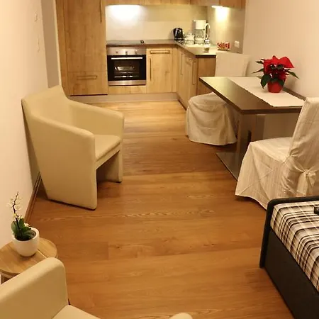 Falch Simone アパート