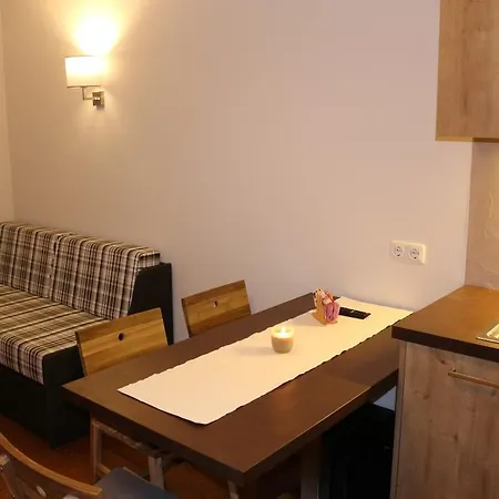 アパート Falch Simone サンクト・アントン・アム・アールベルク